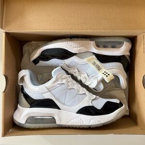 Jordan MA2 Men's Black and White